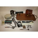 A TRAY OF COLLECTABLES TO INCLUDE A TRAVELLING MANICURE SET, LEE SAVOLD SIGNED PHOTOGRAPH, TWIN