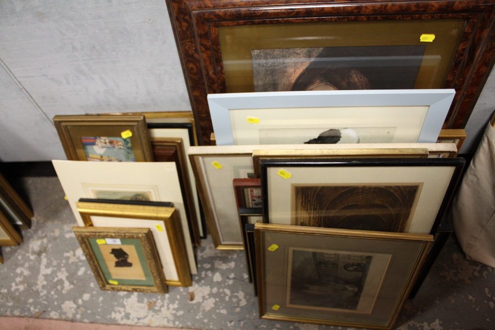 A QUANTITY OF PICTURES PRINTS AND FRAMES - Image 2 of 5