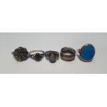 FIVE SILVER AND WHITE METAL DRESS RINGS TO INCLUDE MOONSTONE AND MARCASITE TYPES (5)