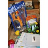 A TRAY OF NEW ITEMS TO INCLUDE A BICYCLE CLEANING KIT, ETC.