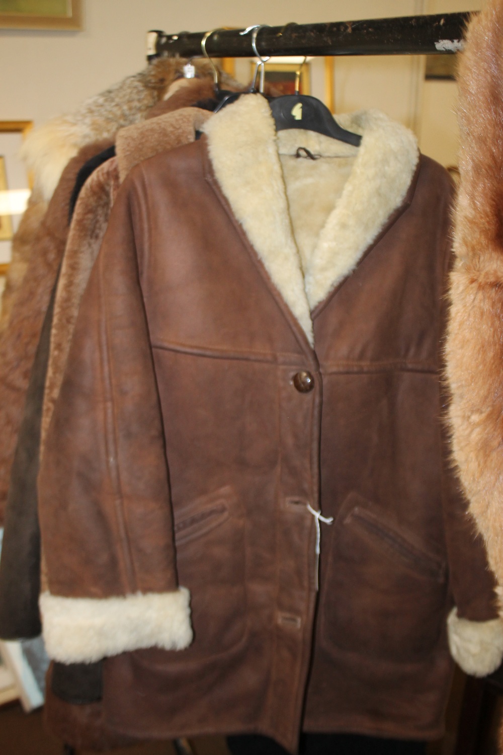 A COLLECTION OF FUR COATS, A STOLE AND A SHEEPSKIN