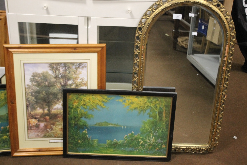 A GILT FRAMED ARCH SHAPED MIRROR, APPROX. 86 X 49 CM TOGETHER WITH TWO VINTAGE PRINTS OF SEASCAPES