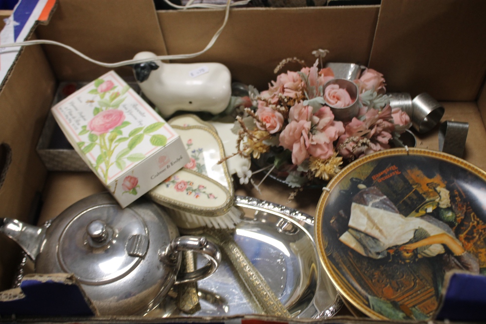 TWO TRAYS OF SUNDRIES TO INCLUDE PART DRESSING TABLE SET, HATBOX ETC. - Image 2 of 3