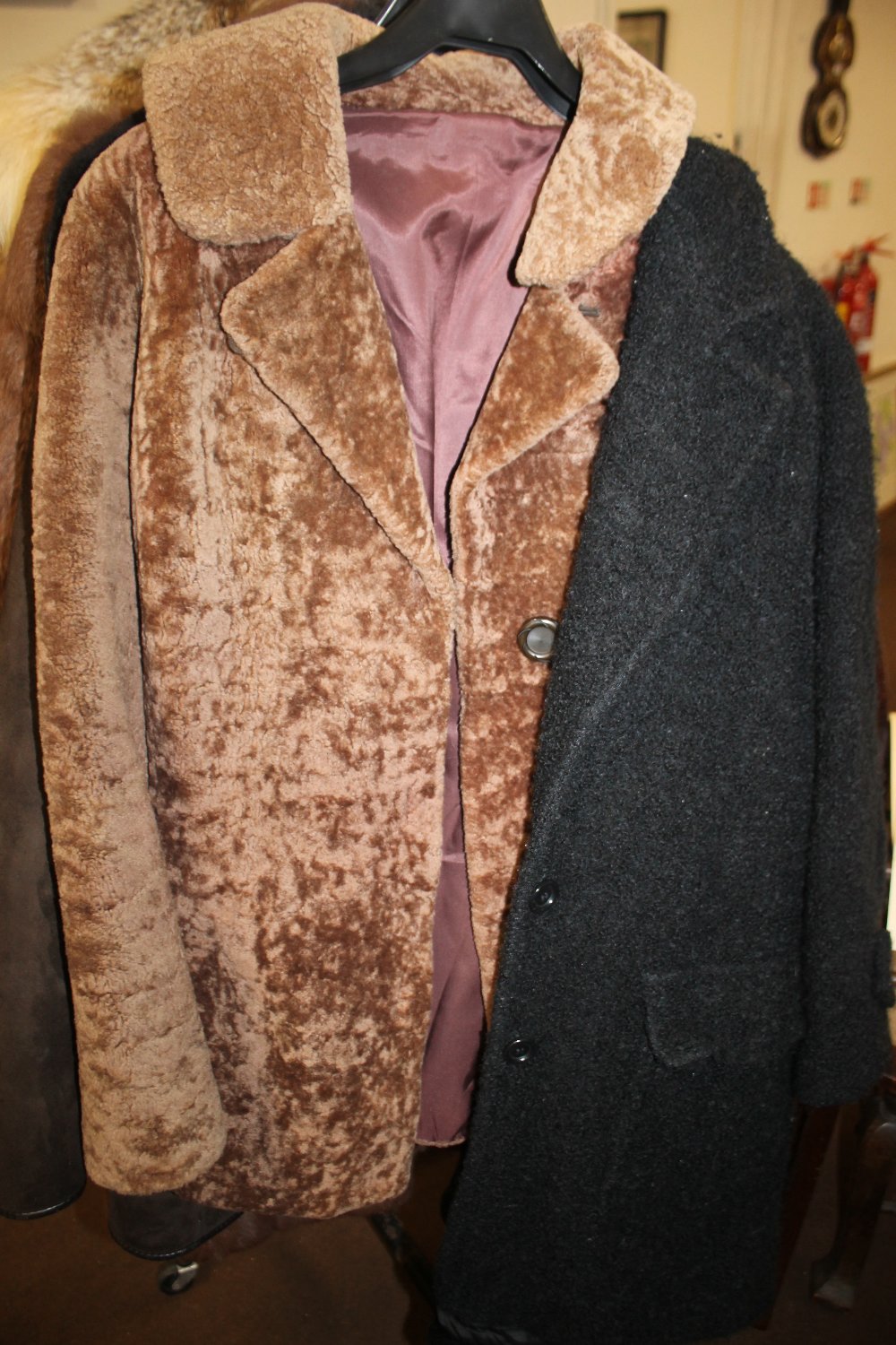 A COLLECTION OF FUR COATS, A STOLE AND A SHEEPSKIN - Image 2 of 4