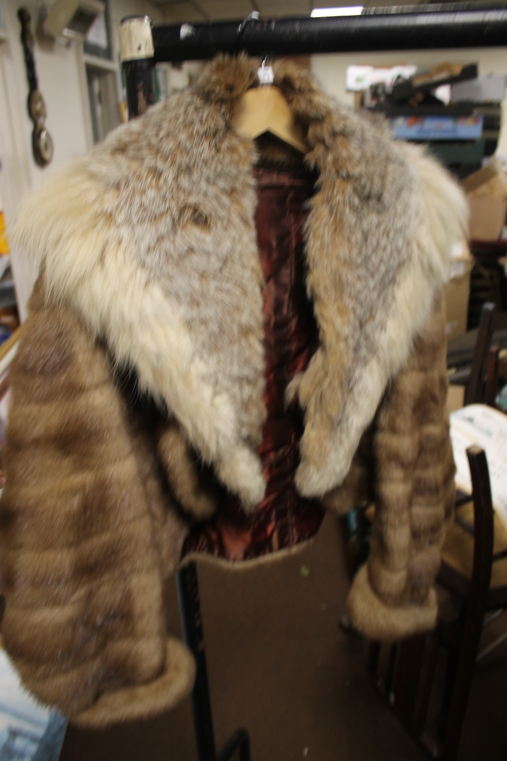 A COLLECTION OF FUR COATS, A STOLE AND A SHEEPSKIN - Image 4 of 4