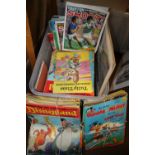 A QUANTITY OF CHILDREN'S COMICS AND MAGAZINES TO INCLUDE SHOOT,