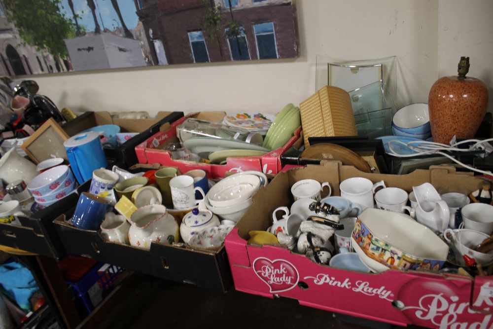 SIX TRAYS OF CERAMICS AND SUNDRIES (TRAYS NOT INCLUDED)