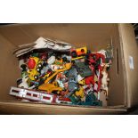 S BOX OF MOSTLY VINTAGE DIE CAST TOY CARS TO INCLUDE CORGI, MATCHBOX, TONKA ETC.