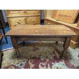 A LOW MAHOGANY /OAK COFFEE TABLE H-40 CM W-91 CM