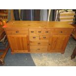 A MODERN PINE LARGE SIDEBOARD H-90 CM W-165 CM