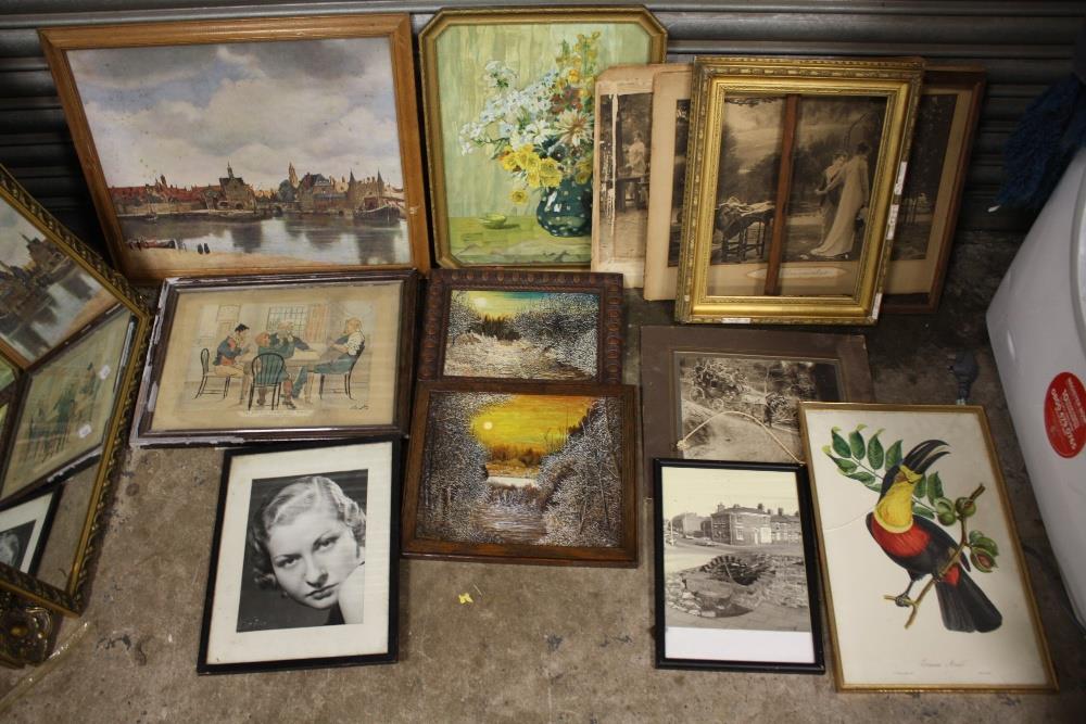 A BOX OF ASSORTED PICTURES TO INCLUDE OIL PAINTINGS, PRINTS, FRAMES, ETC.