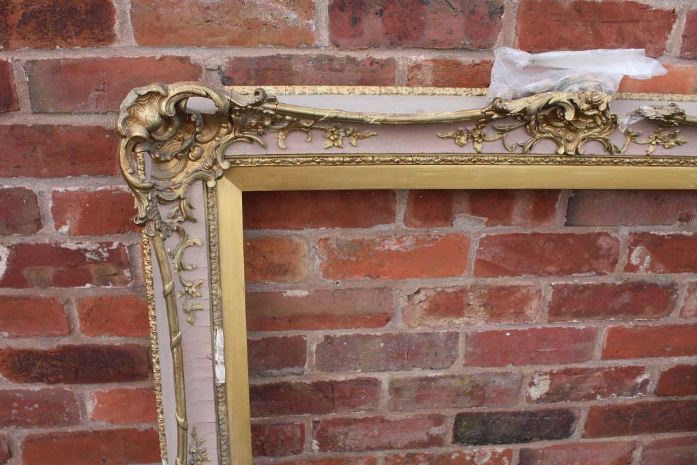 A 19TH CENTURY GOLD SWEPT FRAME WITH INTEGRAL SLIP A/F, frame W 10 cm, rebate approx 113 x 87 cm - Image 2 of 4