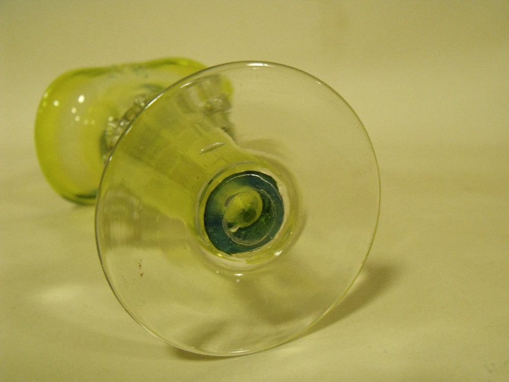 A VICTORIAN VASELINE GLASS JACK IN THE PULPIT VASE - Image 4 of 4