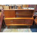 A RETRO TEAK 'JENTIQUE' DISPLAY UNIT H-121 CM W-167 CM