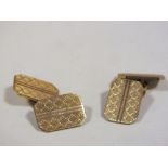 A PAIR OF YELLOW METAL CUFFLINKS, STAMPED 10CT GOLD FRONT
