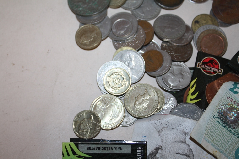 A BOX OF VINTAGE AND MODERN COINS AND BANK NOTES TO INCLUDE £1 AND £2, £5 AND £10 NOTES ETC. - Image 2 of 2