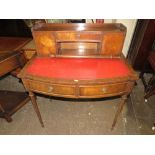 A REPRODUCTION MAHOGANY LADIES STYLE DESK H-104 W-86 CM