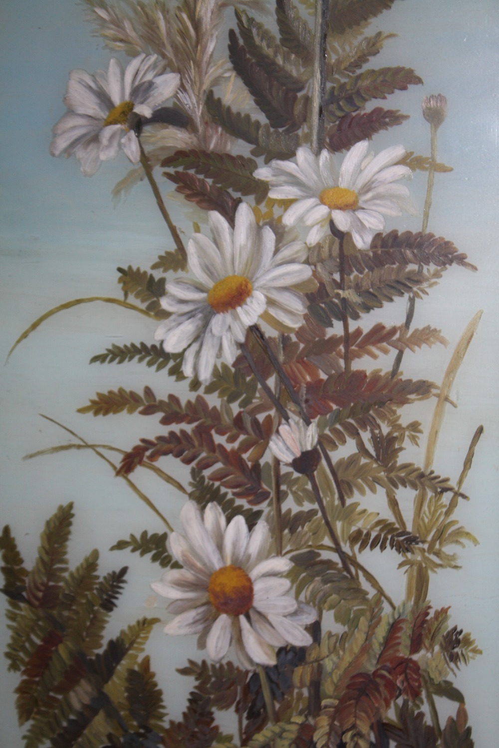 A VICTORIAN STYLE FLORAL OIL PAINTING ON GLASS TOGETHER WITH A FLORAL PRINT - Image 4 of 4