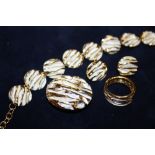 A SILVER GILT MODERN PENDANT, BRACELET, EARRINGS & PENDANT SET - APPROX 44.8G