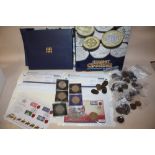 A BOX OF ANTIQUE AND MODERN COINS TO INCLUDE A QUANTITY OF VICTORIAN PENNIES, COMMEMORATIVE CROWNS