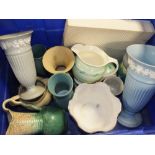 A TRAY OF CERAMIC VASES AND JUGS TO INCLUDE WEDGWOOD EXAMPLES