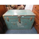 A VINTAGE GREEN PACKING TRUNK - BANDED H-61 W-88 CM