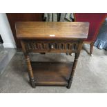 AN OAK HALL TABLE WITH SINGLE DRAWER W-87 CM