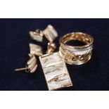 A SET OF MODERN SILVER ROSE GILT / 925 EARRINGSS, PENDANT AND RING SET - 12.2G