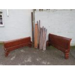 A MODERN MAHOGANY SLEIGH BED W-160 CM