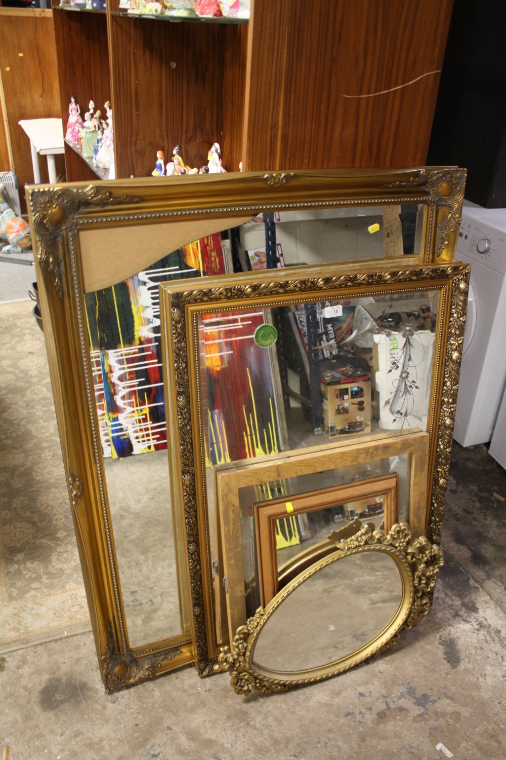 A COLLECTION OF WALL MIRRORS TO INCLUDE GILT FRAMED EXAMPLE - LARGEST A/F