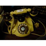 A VINTAGE STYLE TELEPHONE