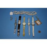 A QUANTITY OF WRISTWATCHES AND COSTUME JEWELLERY