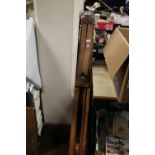 A VINTAGE WOODEN ARTISTS EASEL