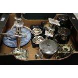 A QUANTITY OF SILVER PLATED WARE AND WEDGWOOD JASPERWARE