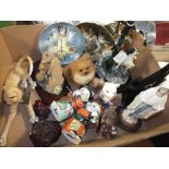 A TRAY OF ASSORTED FIGURES TO INCLUDE A COUNTRY ARTISTS MARMALADE FIGURE, OLD TUPTON WARE CAT