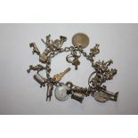 A VINTAGE SILVER CHARM BRACELET, APPROX WEIGHT 46.5 G