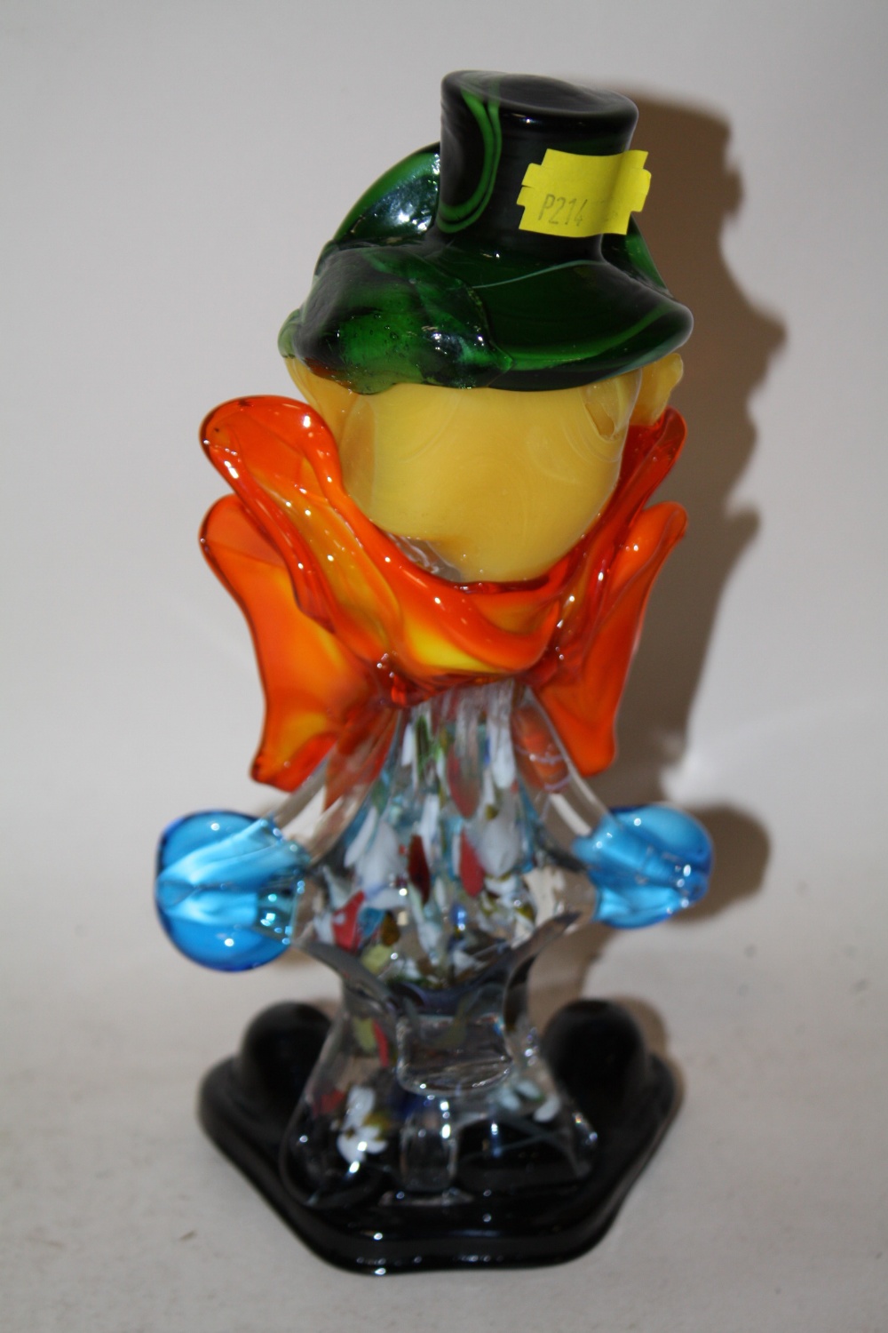 A MURANO STYLE GLASS CLOWN, HEIGHT 21 CM - Image 2 of 2