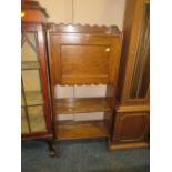 A SMALL VINTAGE OAK BUREAU BOOKCASE H-117 W-52.5 CM