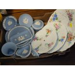 A BOX OF WEDGWOOD JASPERWARE TOGETHER WITH A DRESDEN STYLE CAKE STAND A/F