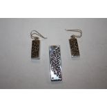 A STERLING SILVER PENDANT AND EARRINGS SET, APPROX WEIGHT 15.2 G