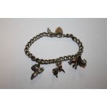 A VINTAGE SILVER CHARM BRACELET, APPROX WEIGHT 24.5 G