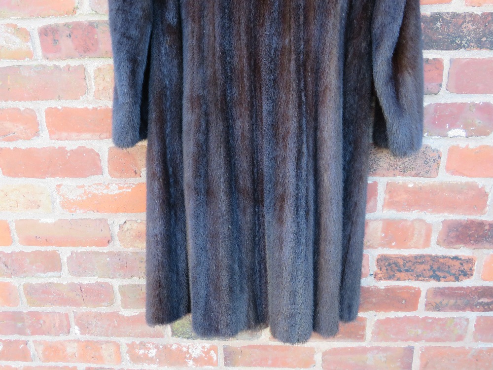 A VINTAGE RICH MAHOGANY BROWN MINK FUR COAT, fully lined, hook fasteners, front pockets, approx size - Image 8 of 10