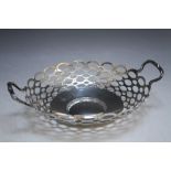 A HALLMARKED SILVER TWIN HANDLED PIERCED DISH - BIRMINGHAM 1908, approx weight 185g, W 22 cm