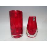 WHITEFRIARS RED AND CLEAR CASED GLASS VASE WITH HORIZONTAL OPTICAL RIBBING, H 16 cm, together with