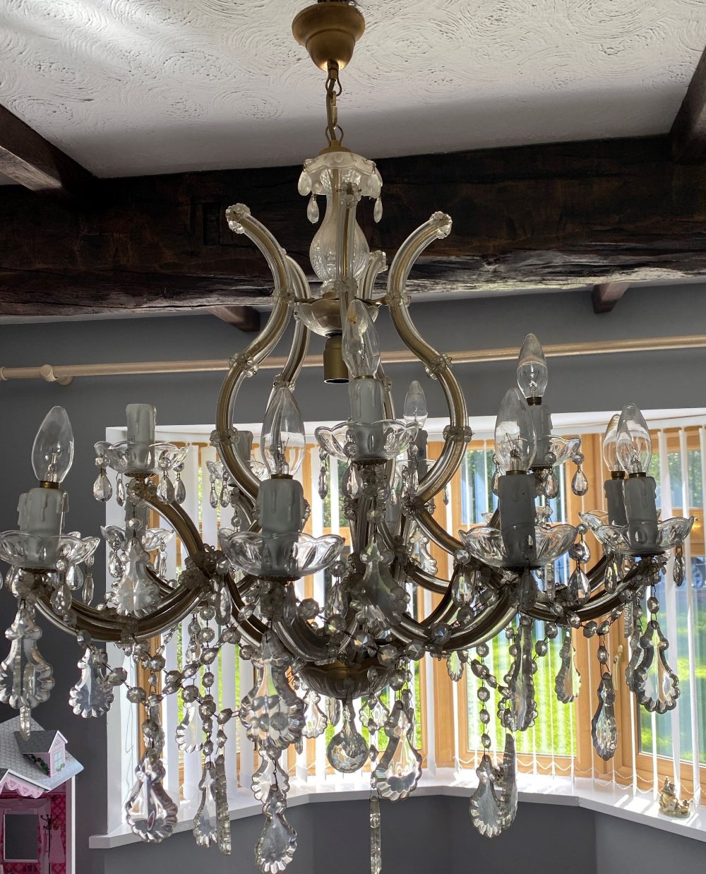 A LARGE TRADITIONAL MURANO STYLE FIFTEEN BRANCH CRYSTAL CHANDELIER, with numerous size and shaped
