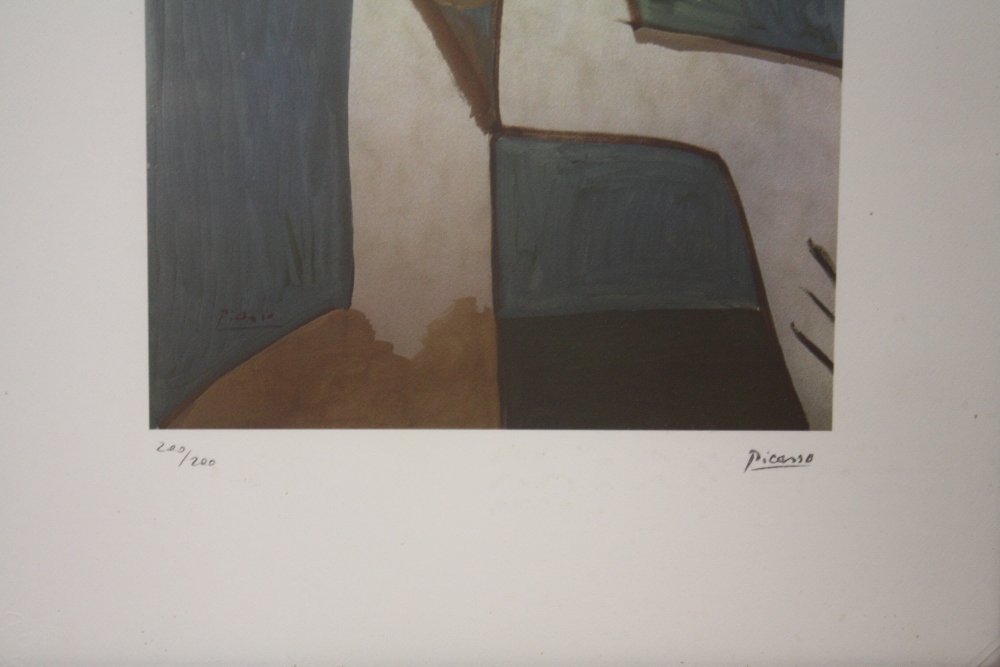 A FRAMED AND GLAZED LIMITED EDITION PICASSO ABSTRACT FIGURE STUDY PRINT 200/200 WITH BLIND STAMP - Image 3 of 4