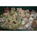 TWO TRAYS OF LILLIPUT LANE AND DAVID WINTER COTTAGE FIGURES ETC.