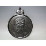 A COMMEMORATIVE QUEEN ELIZABETH II SILVER JUBILEE CAST IRON PLAQUE - DUDLEY & HOWELL Ltd, of