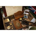 A TRAY OF COLLECTABLES TO INCLUDE A SET OF VINTAGE SCALES AND WEIGHTS, VINTAGE STAMP ETC.