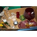 A BOX OF STUDIO GLASSWARE ETC. TO INCLUDE CAITHNESS PAPERWEIGHTS, GLASS FLOWERS ETC.